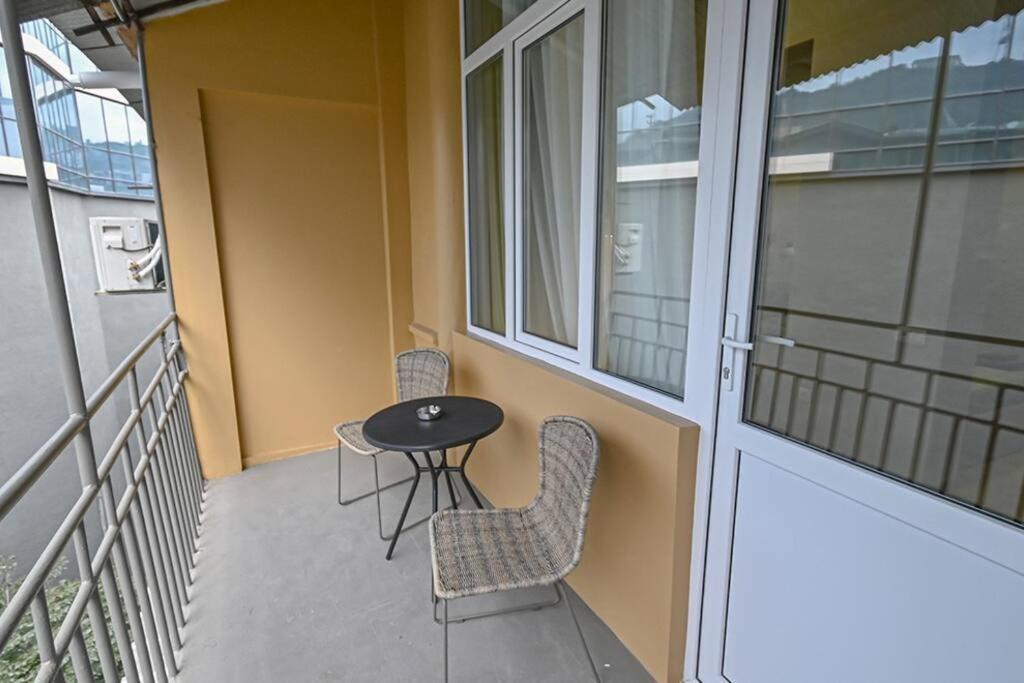 Studio With Balcony In Old City Tbiliszi Kültér fotó